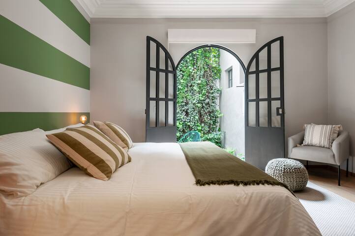 Restored Apt. in a 1920s typical Condesa House gallery image 5