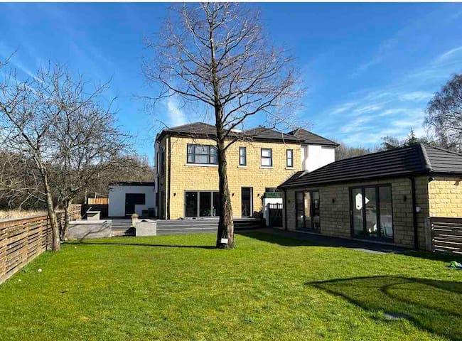 Manchester Luxury Country House Close To The City