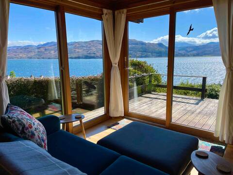 Samphire Lodge - stunning views over Loch Carron