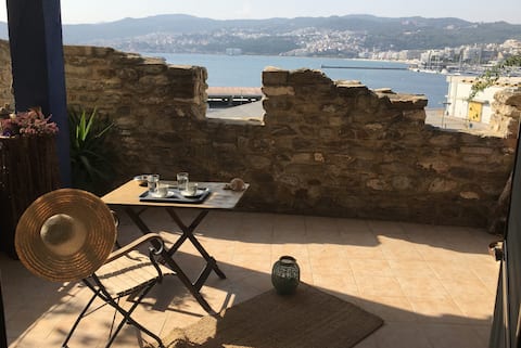 Old Town Alley Apartment - Amazing View