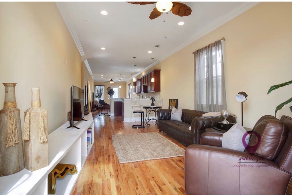 Great 2nd living room space!!