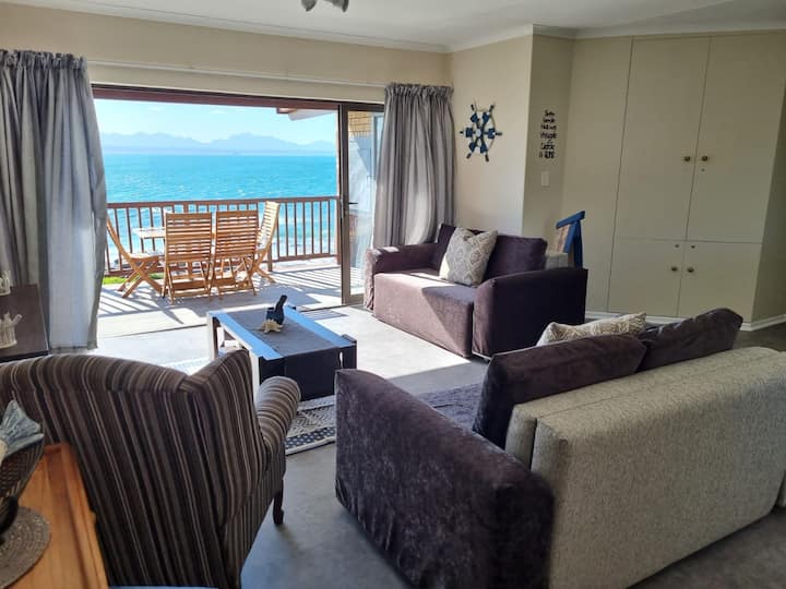 Penthouse apartment on the beach! Apartments for Rent in Mossel Bay