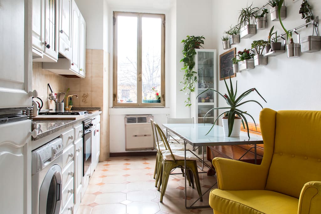 Bright Lounge Kitchen