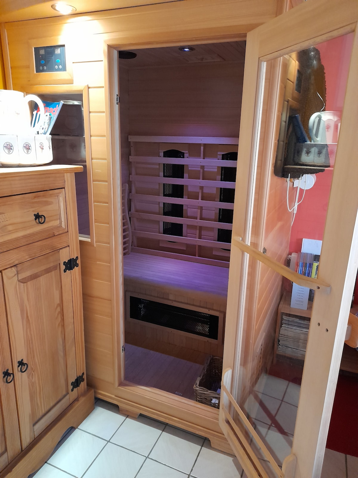 Sauna infrarrojo para 2 personas en el dormitorio.