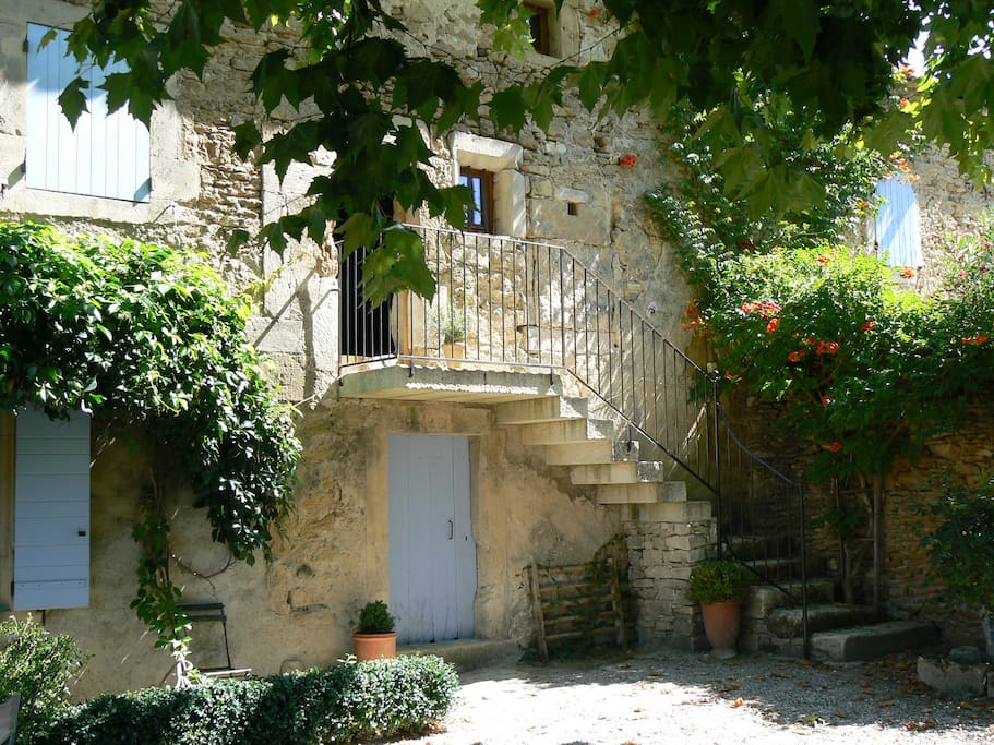 Wine Cave Studio (exterior)