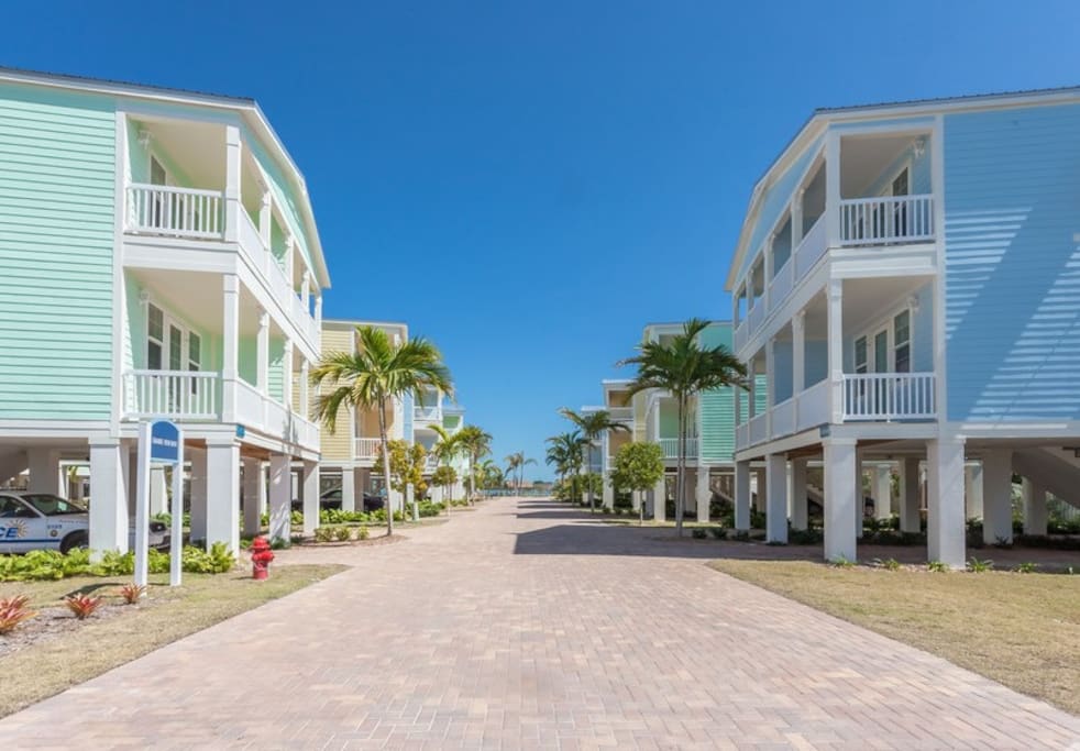 2 Bedroom Luxury Ocean View Townhome In The Keys Townhouses For