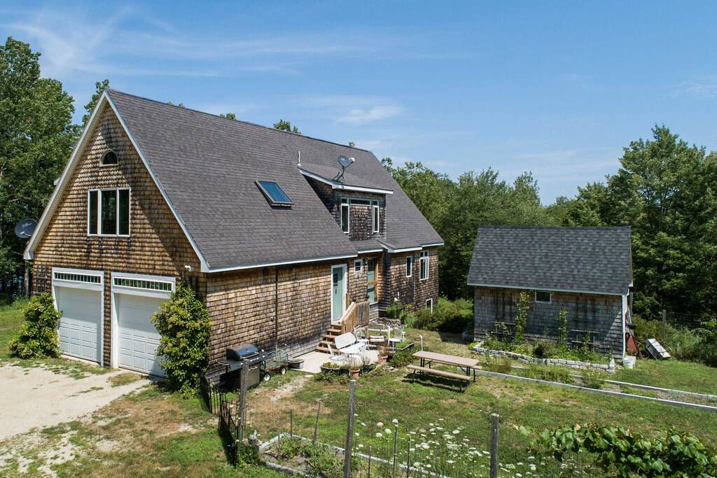 This home for 8 offers 4 bedrooms and 3.5 baths.