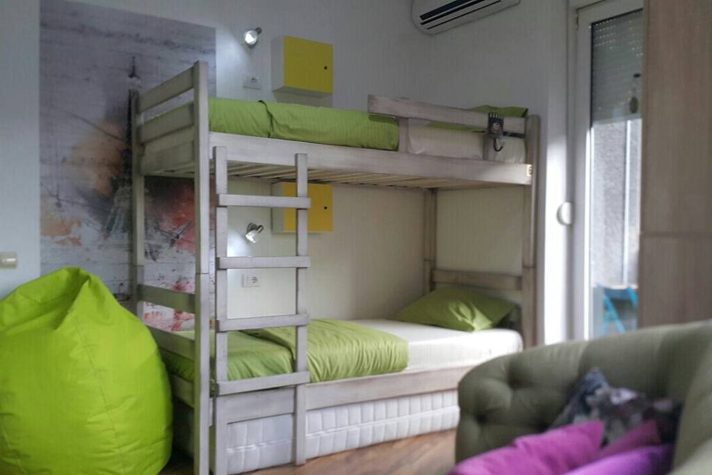 6 bed dorm