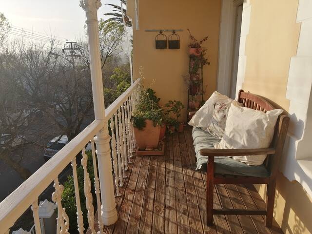 Spacious three storied home Cape town gallery image 5