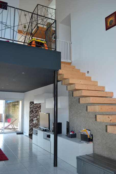 Escalier disposera d'une rambarde