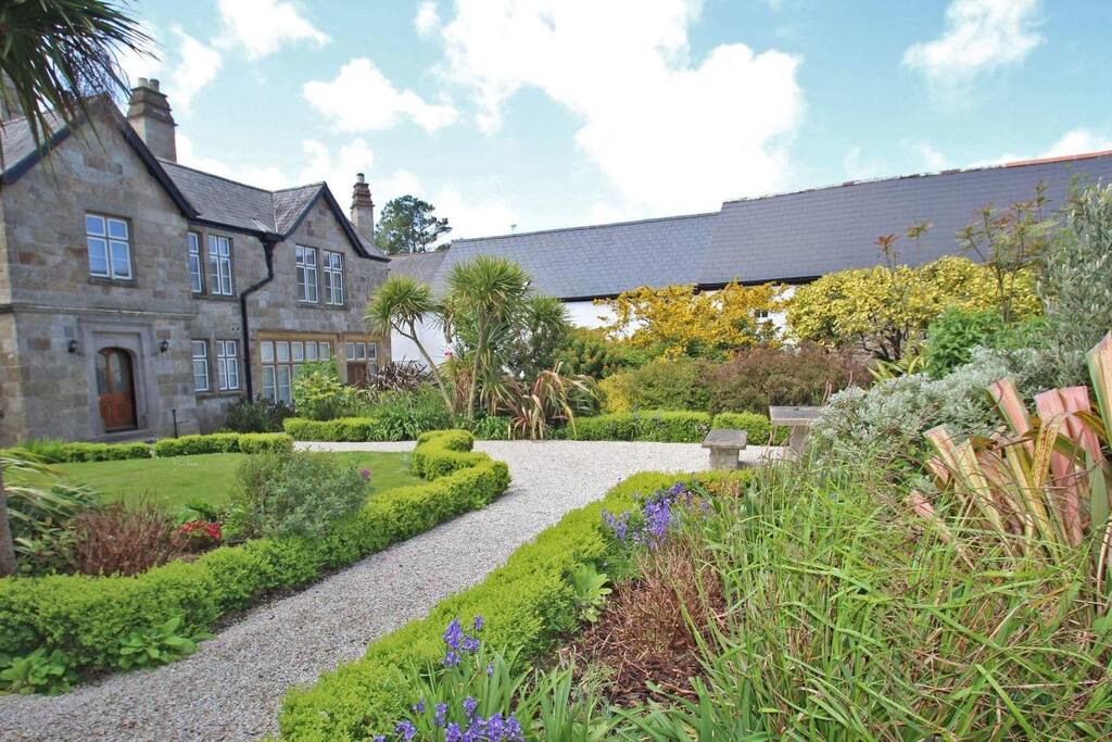 Rear Gardens