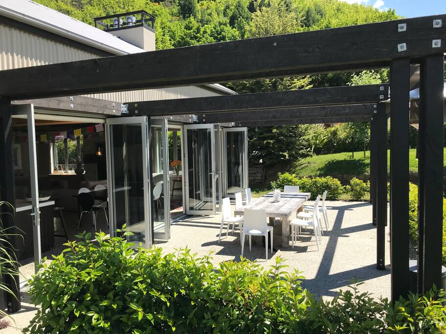 Al fresco dining