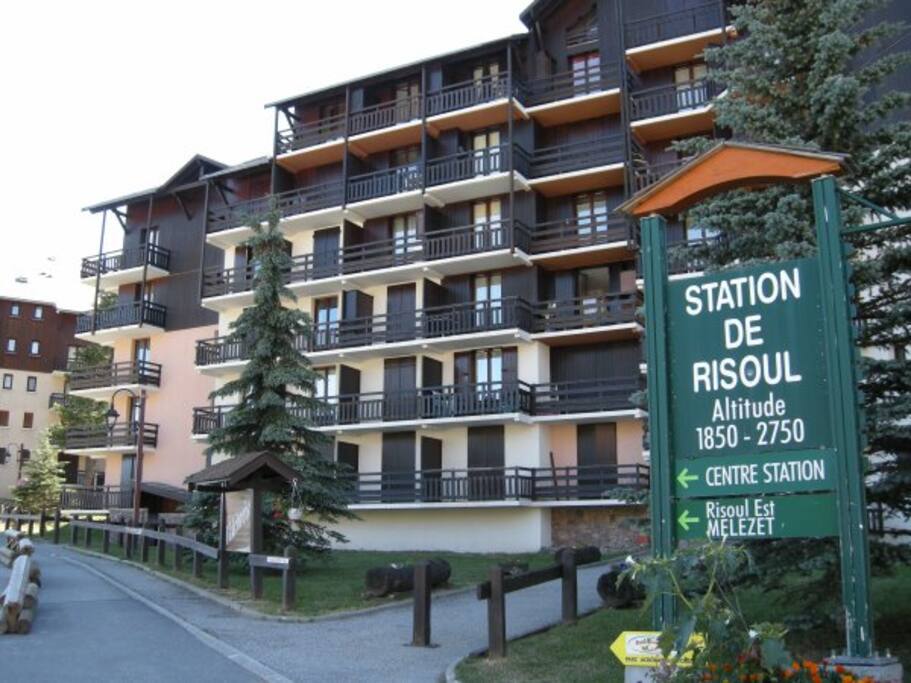 Entrée du Batiment l'Edelweiss / building entrance