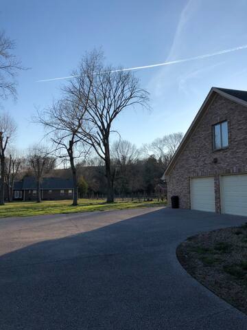 Private and modern family style home on 1 acre lot gallery image 3