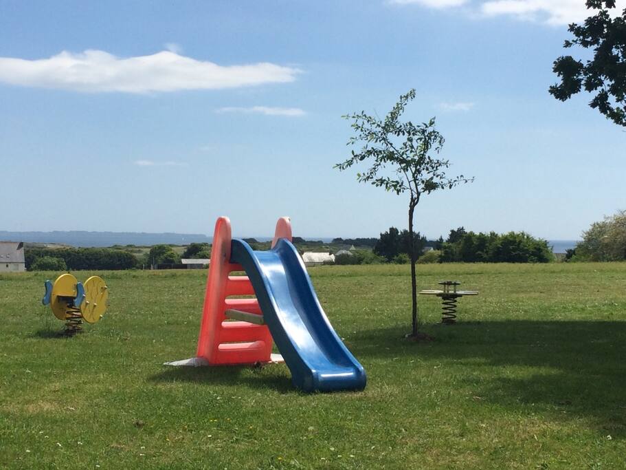 grand parc avec vue sur mer