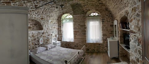 Traditional house at the center of Kalamoti