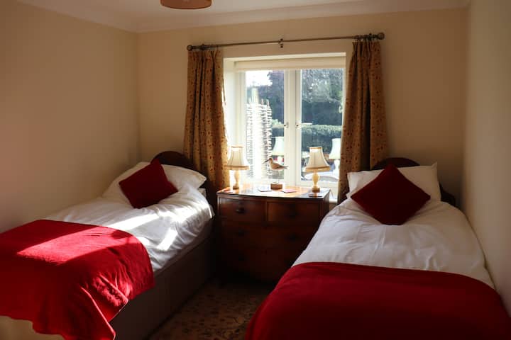 Chumba cha kulala cha 2 na vitanda 2...