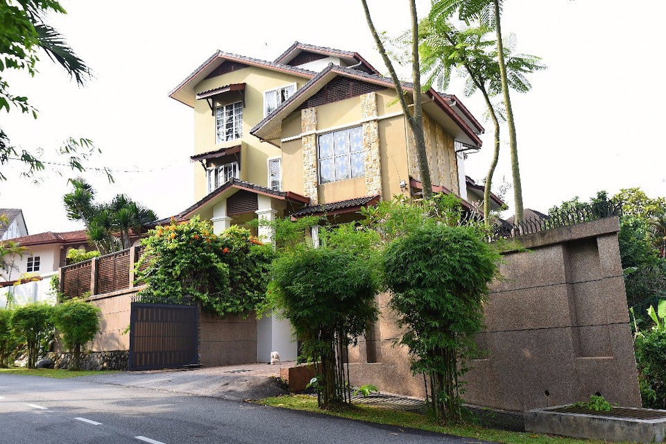 Cozy Bungalow with Private Pool