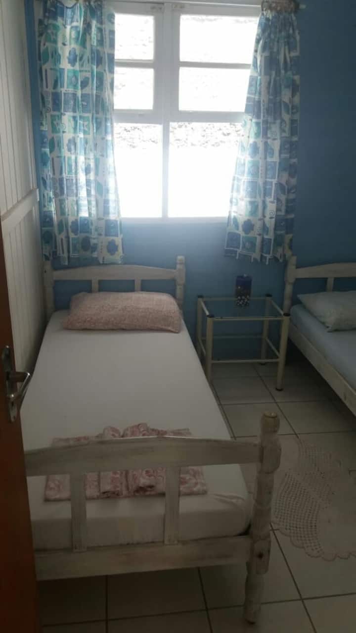 חדר שינה 2 מיטות