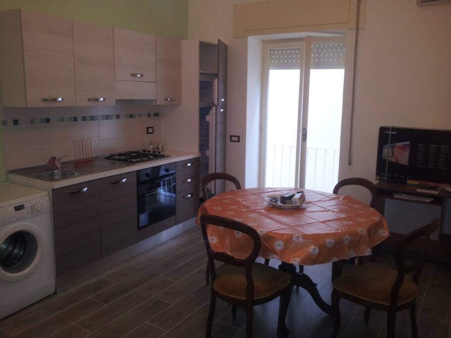 CUCINA E SALA DA PRANZO