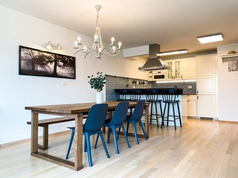 Lakeview Villa, Homey&Bright with Sauna&Gym - 2