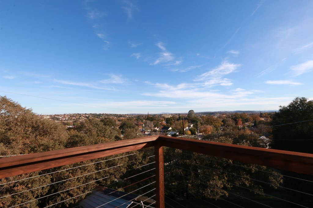 Take a seat out on the porch and enjoy a glass of wine while taking in the beautiful Paso Robles evenings!