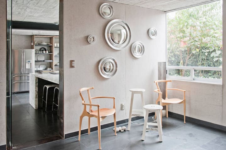 Beautiful House in the heart of the city !