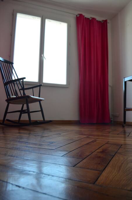 Chambre, côté fenêtre