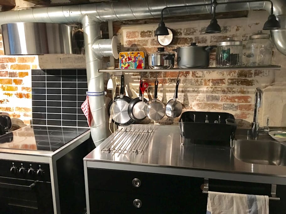 Here is the kitchen (again)