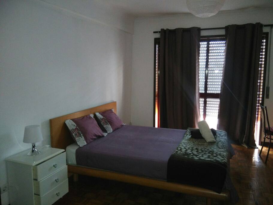 Obs : the room is not in the center but has transport facilities that go directly to the center, the address is: Areosa rua costa Cabral n° 2420 3° left.