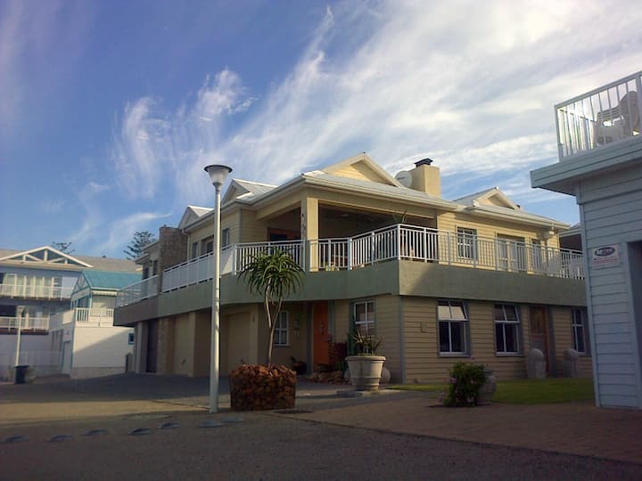 2 Geckos - Mossel Bay