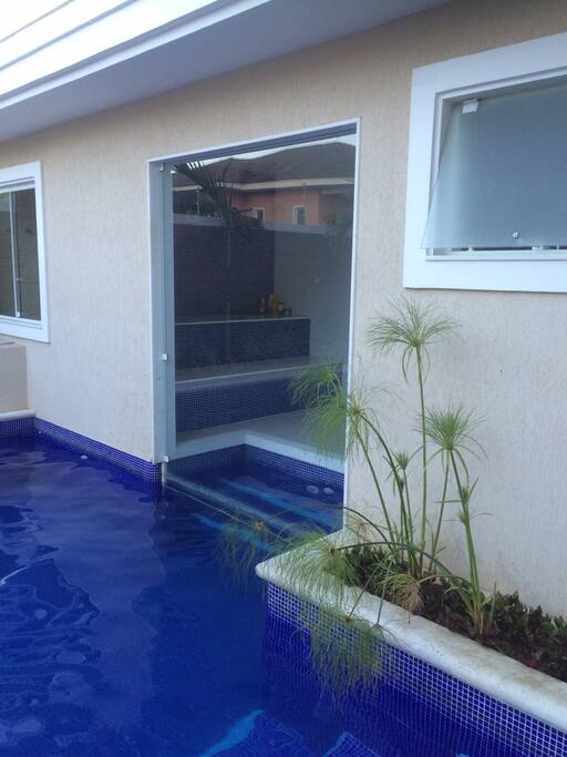 Sauna integrada com a piscina