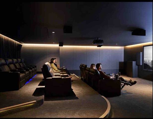 Wsp Lux 3b2b flat in CBD+balcony gallery image 5