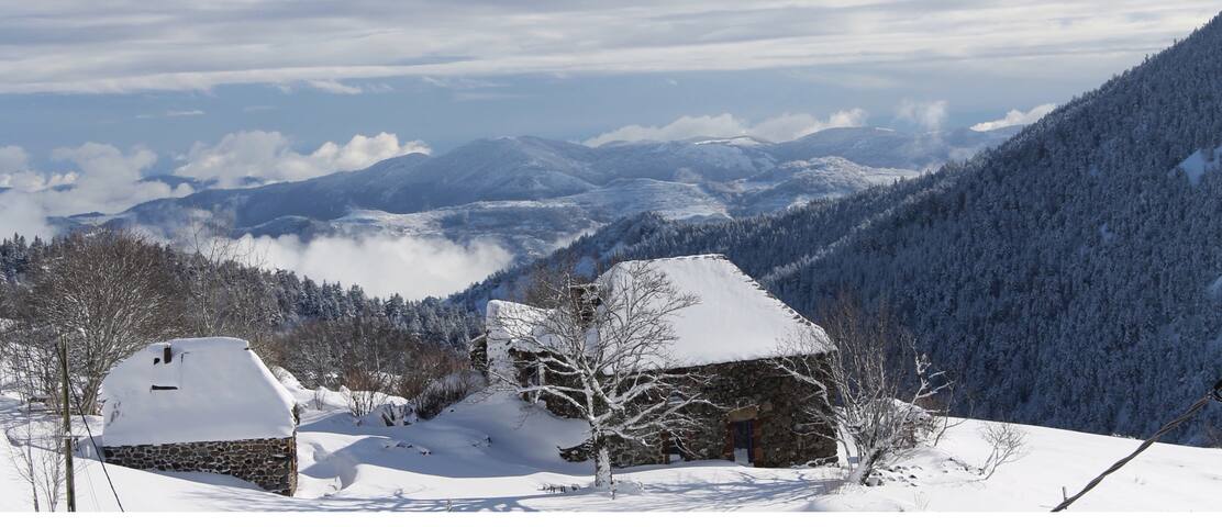 Ferme troglodyte avec une vue splendide