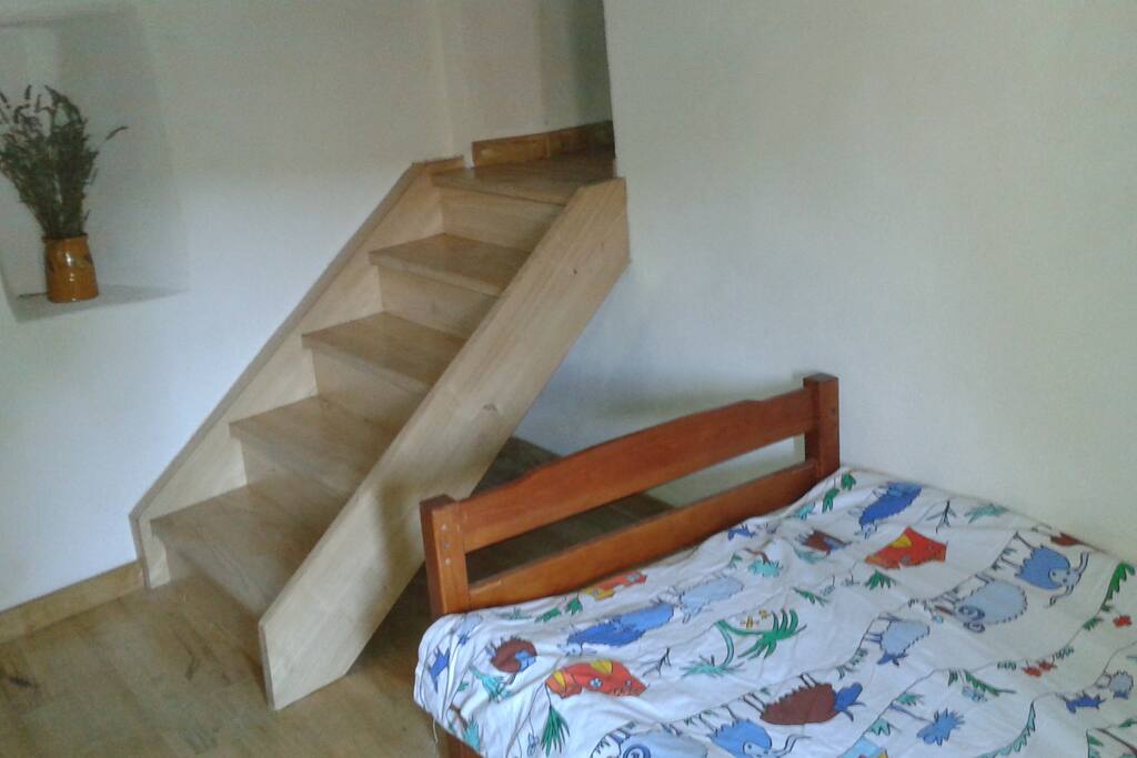Petite chambre à l'étage