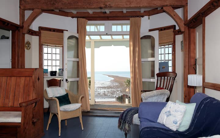 Panoramic Beach Retreat In Arts & Crafts House - Whitstable