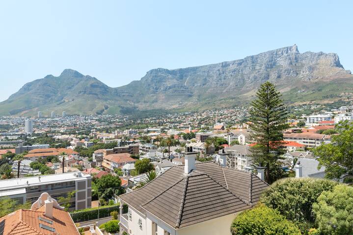 Tranquil Retreat with Table Mountain Views gallery image 5