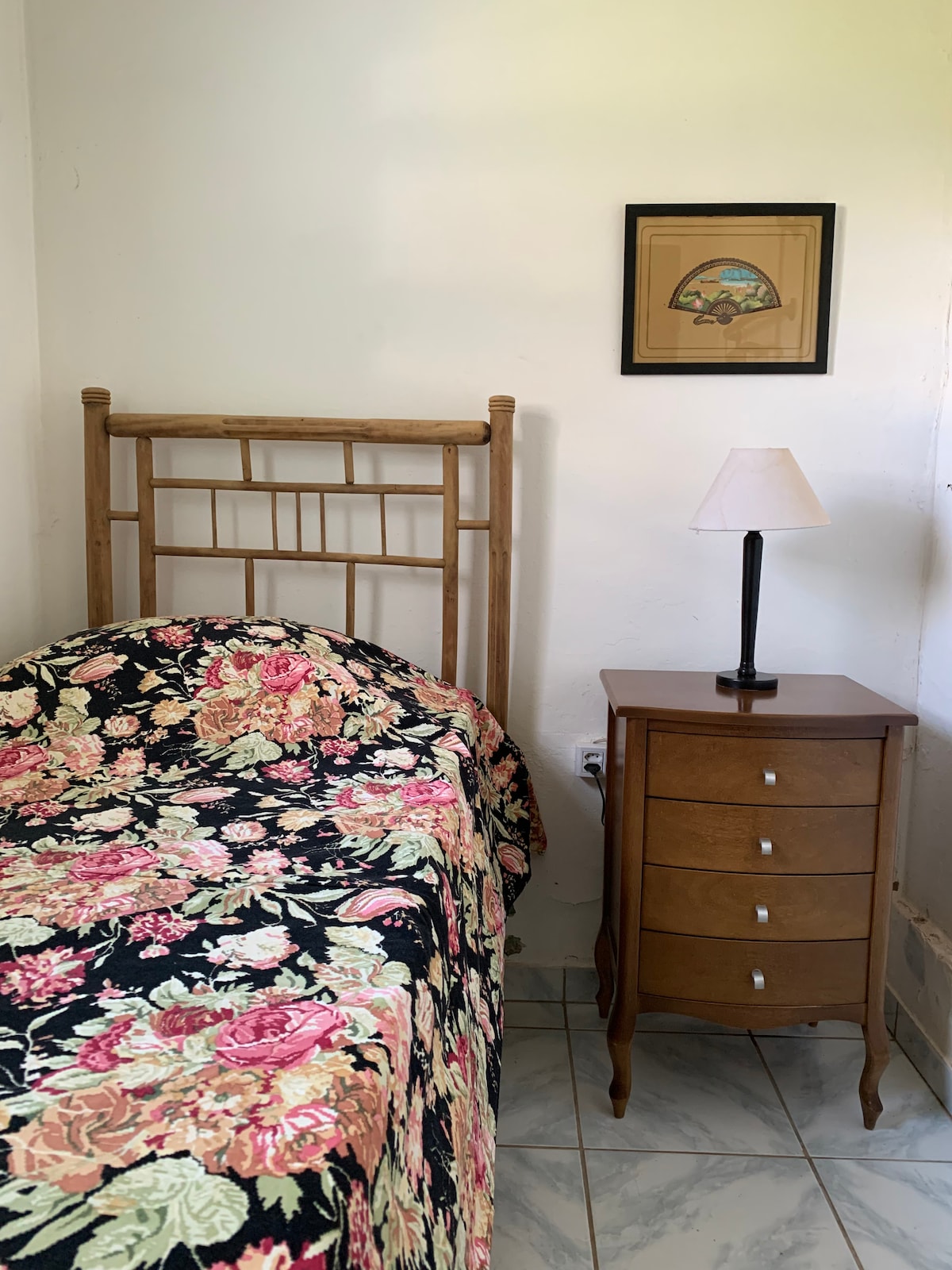 Spálňa 5 - vnútri izby 4. Ideálne pre tých, ktorí cestujú s opatrovateľkou, slúžkou alebo agregátmi.