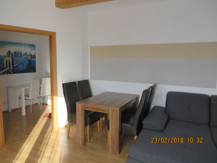 Wohnzimmer mit Essecke