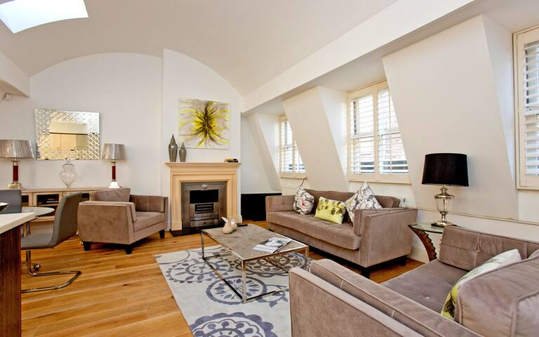 Luxury and Spacious 2 Bedroom in South Kensington gallery image 4