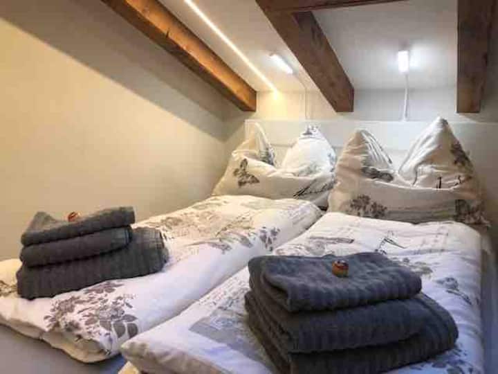 საძინებელი 1