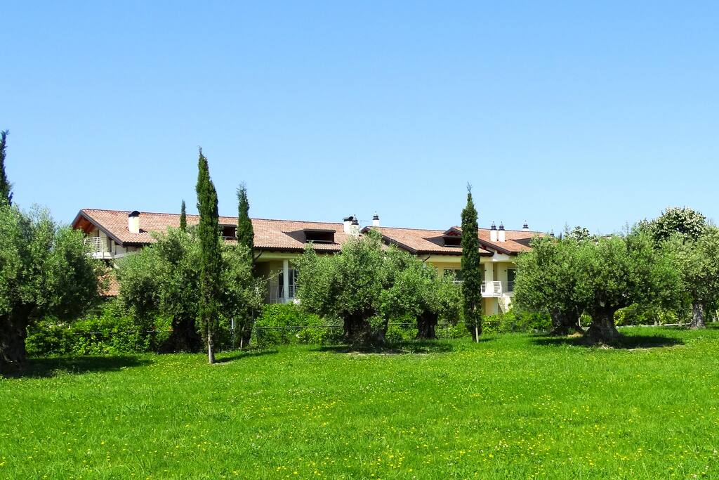 Парк San Vito, расположен вокруг комплекса. Park San Vito, located around the complex