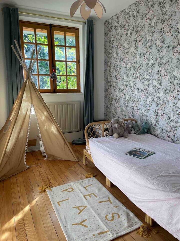 Spavaća soba 3 s dječjim krevetom s 1 sjedećom garniturom 