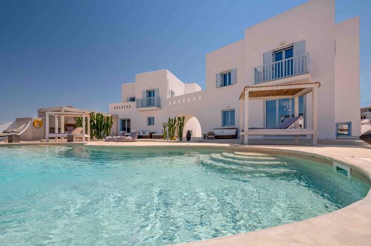 Luxury Villa , with unique architecture gallery image 3