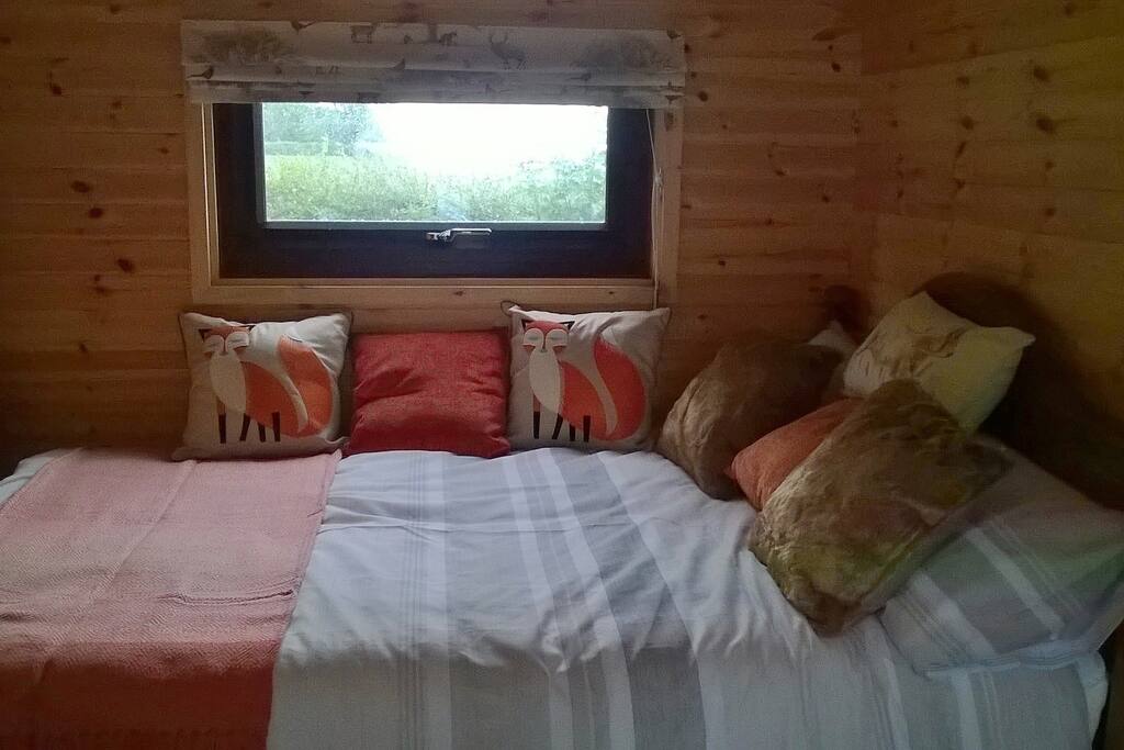 Cosy double bed