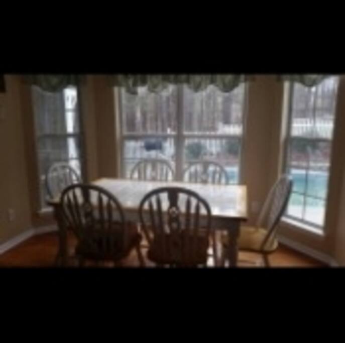 Breakfast Area - Seats 8