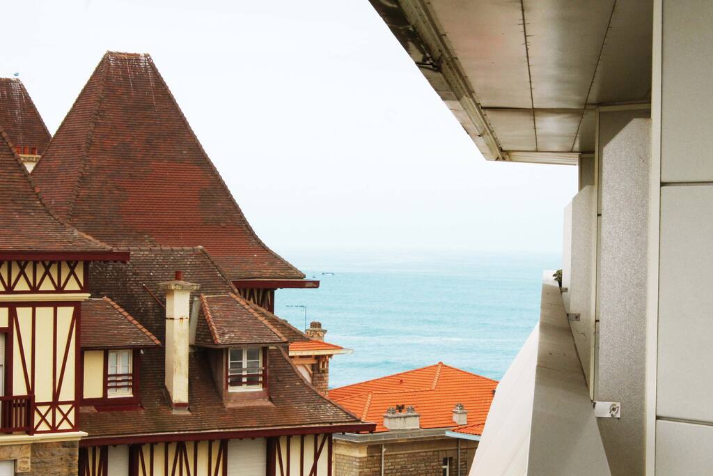Vue sur la mer depuis la terrasse