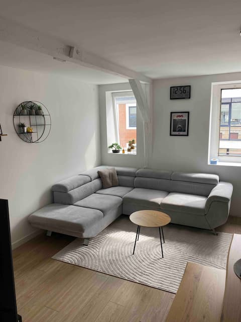 Top performing Airbnb: City center apartment in Arras