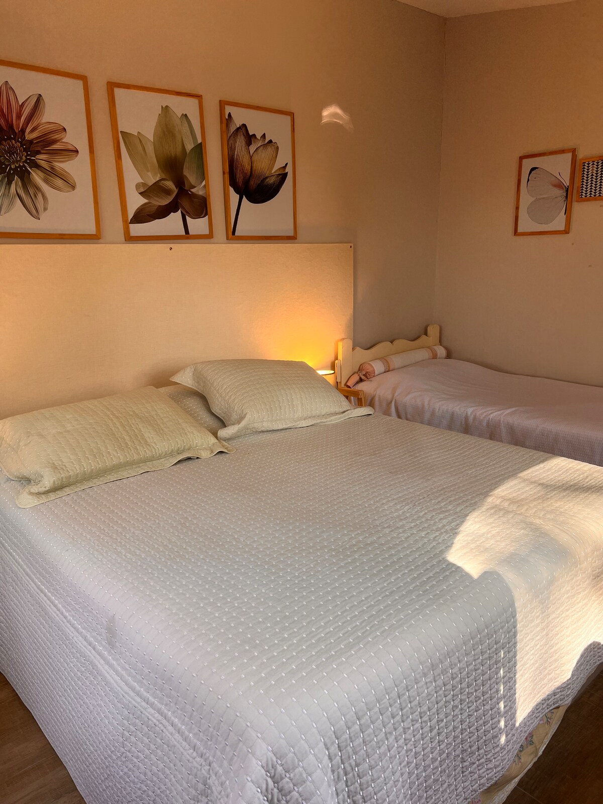 Dormitorio 1 - 1 cama doble grande + 1 cama individual