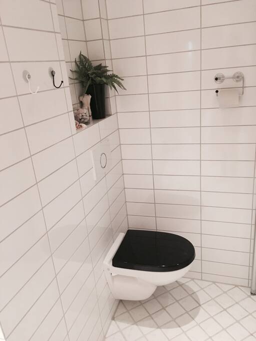 Main bathroom